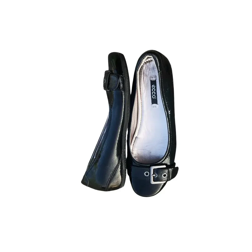 ECCO Black Patent Leather Buckle Ballet Flats Silver Hardware Low Wedge Y2K EUC